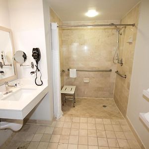 Queen Room Accessible or Nonsmoking